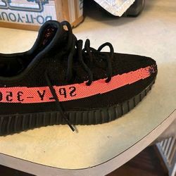 Yeezys 350 V2