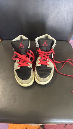 Air Jordan 1 Mid SE "Elephant Toe