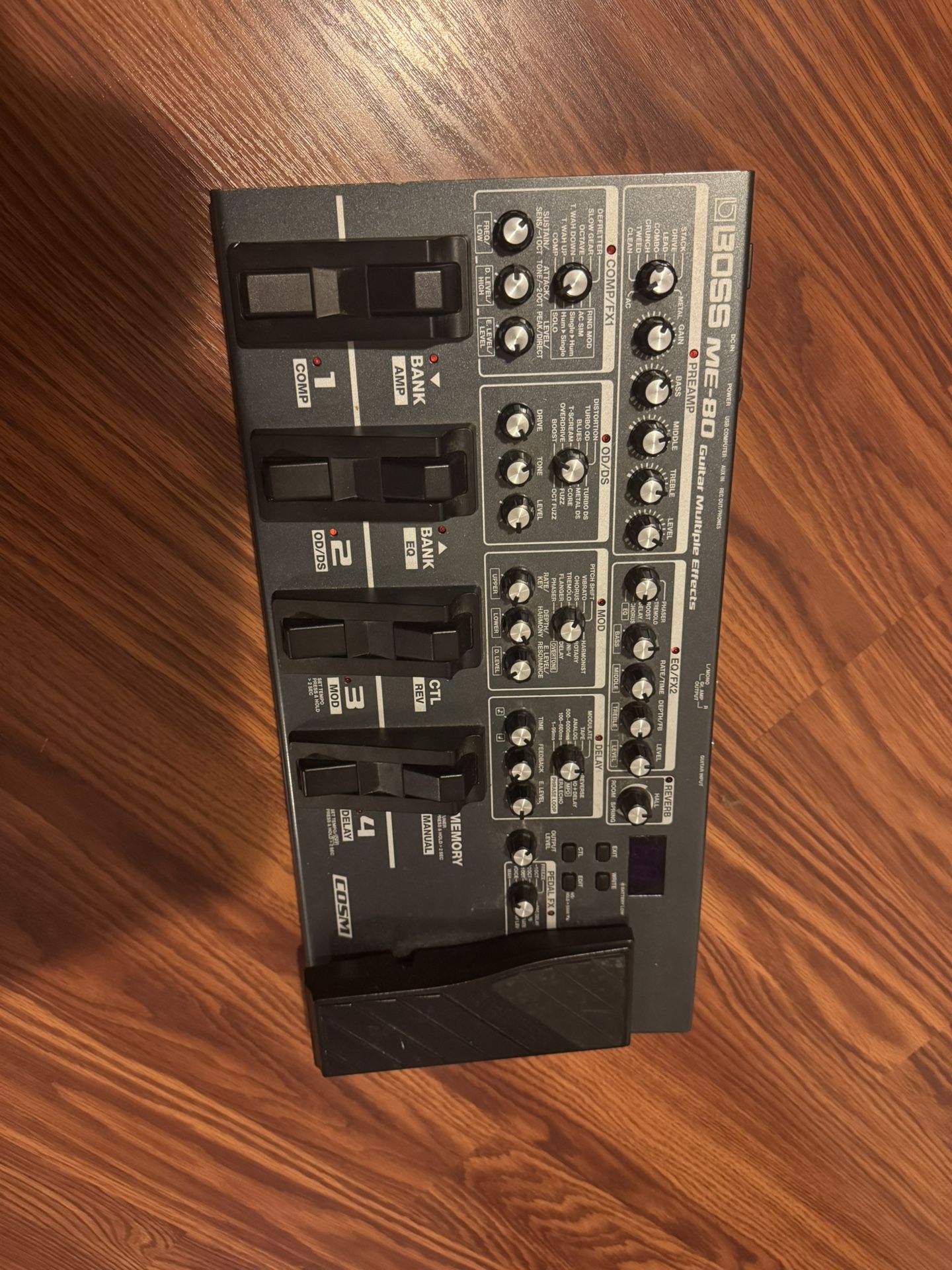 Boss ME80 Guitar Multi-Effect Pedal Board