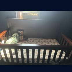 Fisher Price Grow With Me Crib Set 