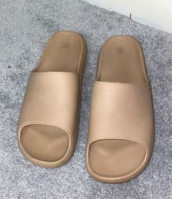 Men’s Wild fable beige slides/sandals size 11