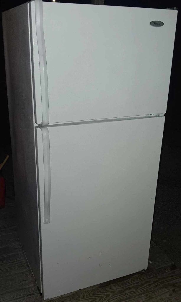 Refrigerator 