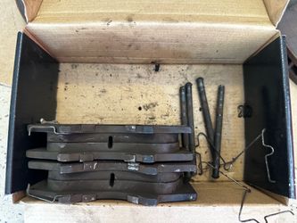 Used front brake pads FJ Cruiser/Tacoma/4Runner