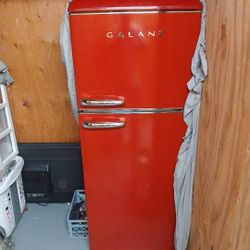 Galanz Refrigerator Exel Working Cond Retails For $1200.00