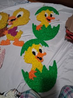 Easter vintage popcorn plastic