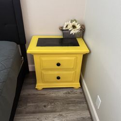 Nightstand Solid wood bright yellow 