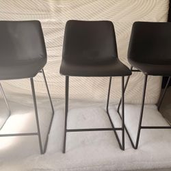 

Set of 3 Black Kitchen Stools – 24” Seat Height
