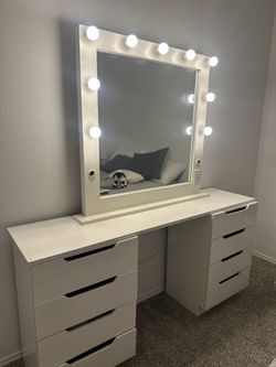 Vanity Dresser