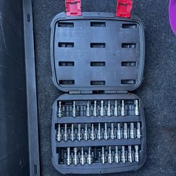 37 Piece 3/8 Socket Husky