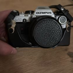 Olympus OM 10  Camera Vintage 