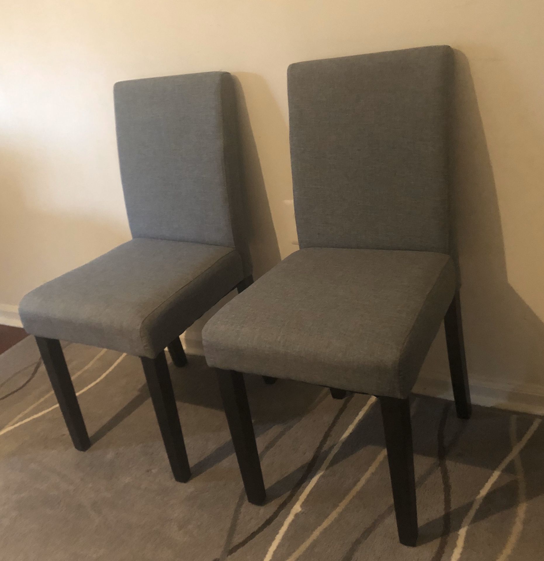 2 Table Chairs Gray