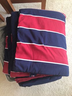Like new Tommy Hilfiger twin size bed comforter