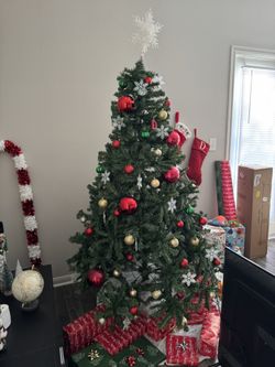 Christmas Everything Included Is 1 Price Got Everything A Week Ago And put It Up But Now I Can’t Keep It Im Moving 