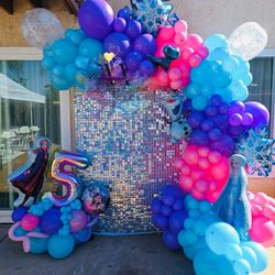 Frozen Background Balloons 