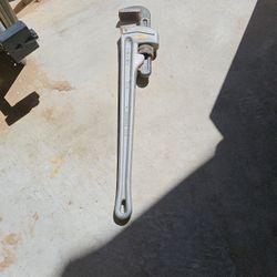 Like New Ridgid 24 aluminum pipe wrench
