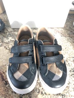 Burberry shoes size 24