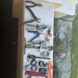 Miscellaneous tools tool box Included 