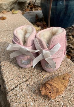 Ugg size 0/1