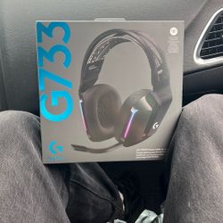 Logitech G733