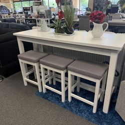 Table with 3 Barstools