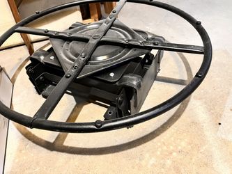 Glider Swivel Mechanism
