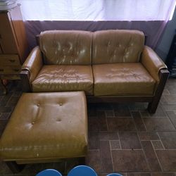 Cheyenne Loveseat