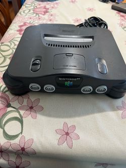 Nintendo 64 lot w/extras