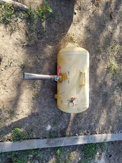 Bead blaster and portable air tank