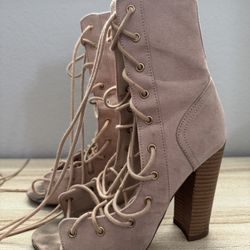 Nude Strappy Tie Up Open Toe Sandal Heels Size 6