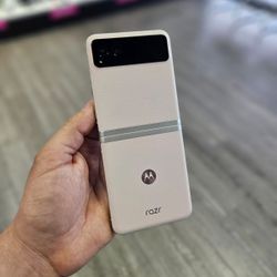 Motorola Razr 2024 