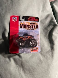 NFL MINI MONSTER TRUCK CHICAGO BEARS