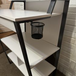 Desk for study and work
