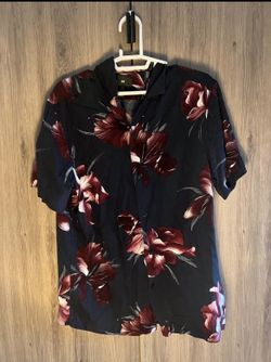 Navy/Maroon Flower Button Up Short Sleeve Shirt - Men's Size M