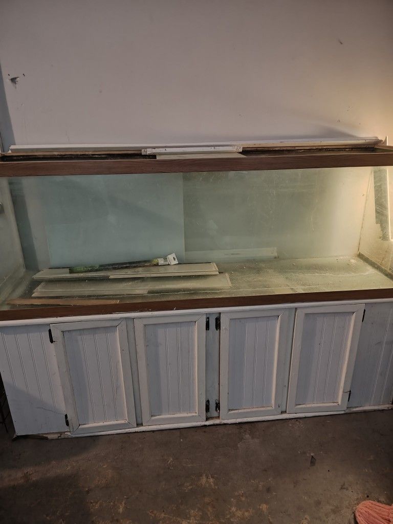 125 Gallon Fish Tank With The Stand