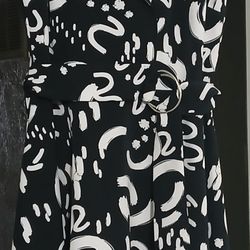 T Tahari Designer Black And White Print Dress. Size 8