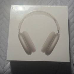 AirPod Maxes
