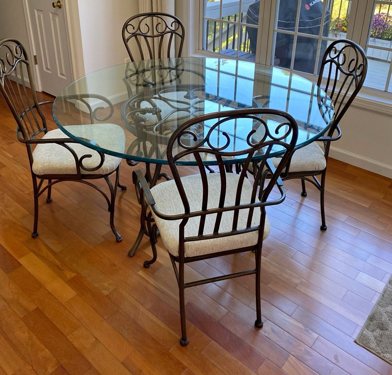 Dining Table With 4 Chairs