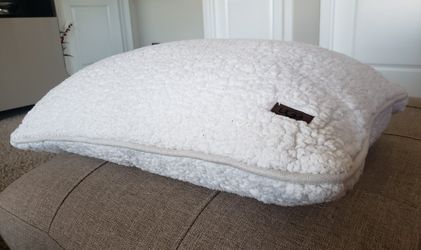 Ugg sherpa pillow outlet queen