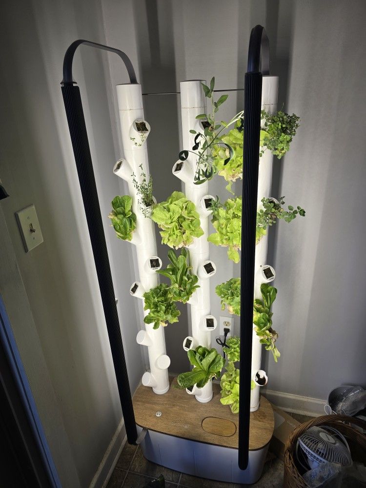 Gardyn 3.0 hydroponic system