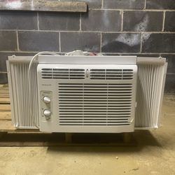 Frigidaire AC Unit