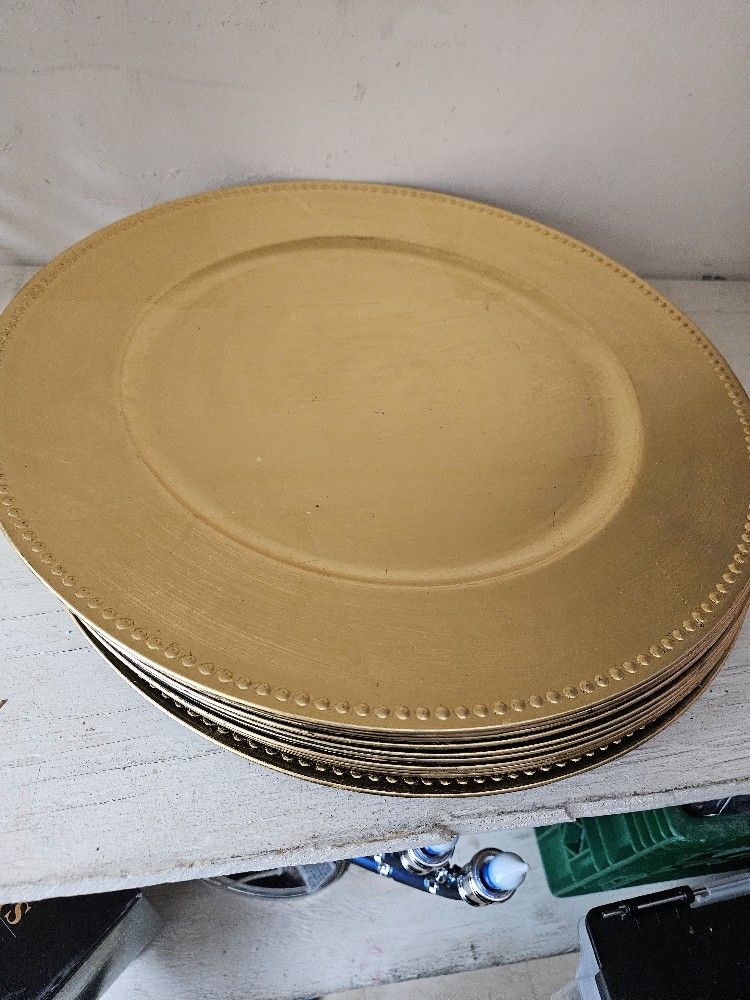 10 Round Table Chargers 14 In. Plastic