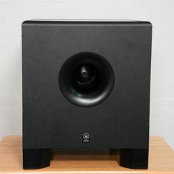 Yamaha HS10W Powered Studio Subwoofer, Very Good condition 