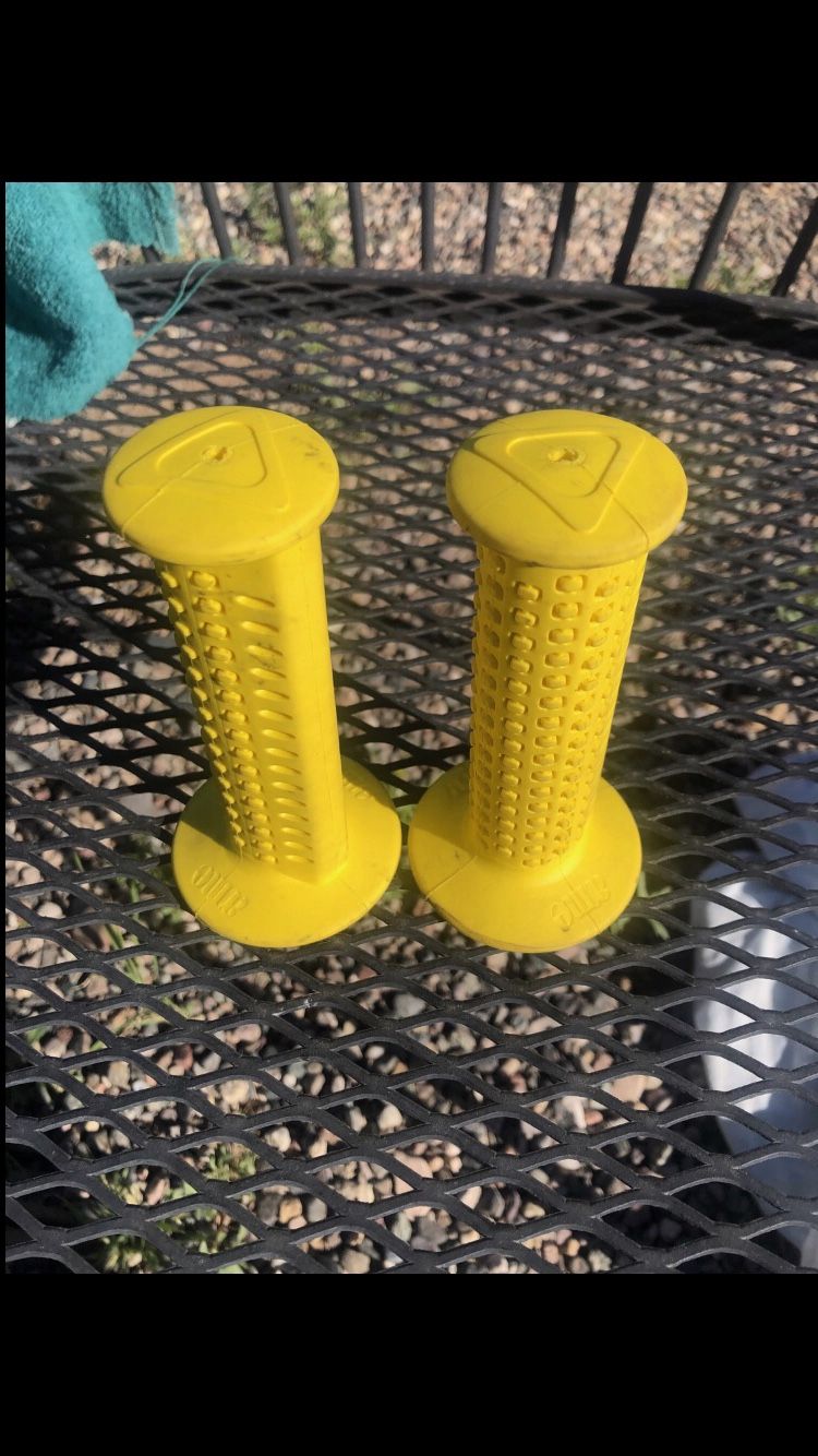 VINTAGE am’e Lower Case Cam Grips