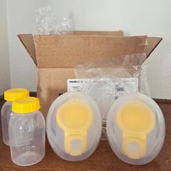 New Medela Pump In Style Nursing Breastmilk Kit
