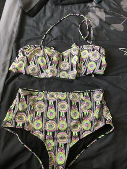 Size large high waisted bikini 👙