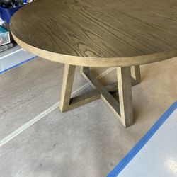 round dining table  150 obo