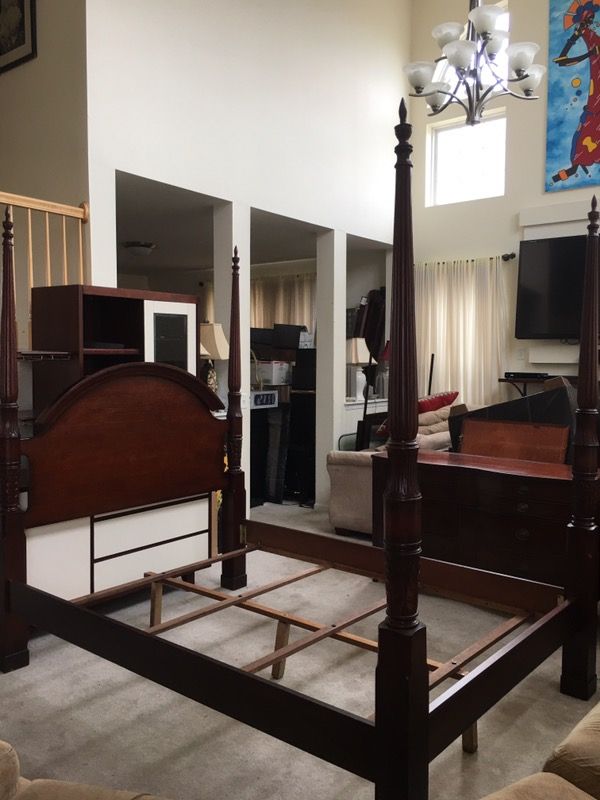 Bombay Company Herning Four Poster Bed Queen for Sale in Romeoville IL OfferUp