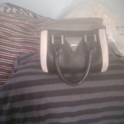 Guess  Purse 