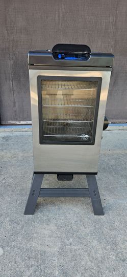 Masterbuilt Pro Electric Smoker