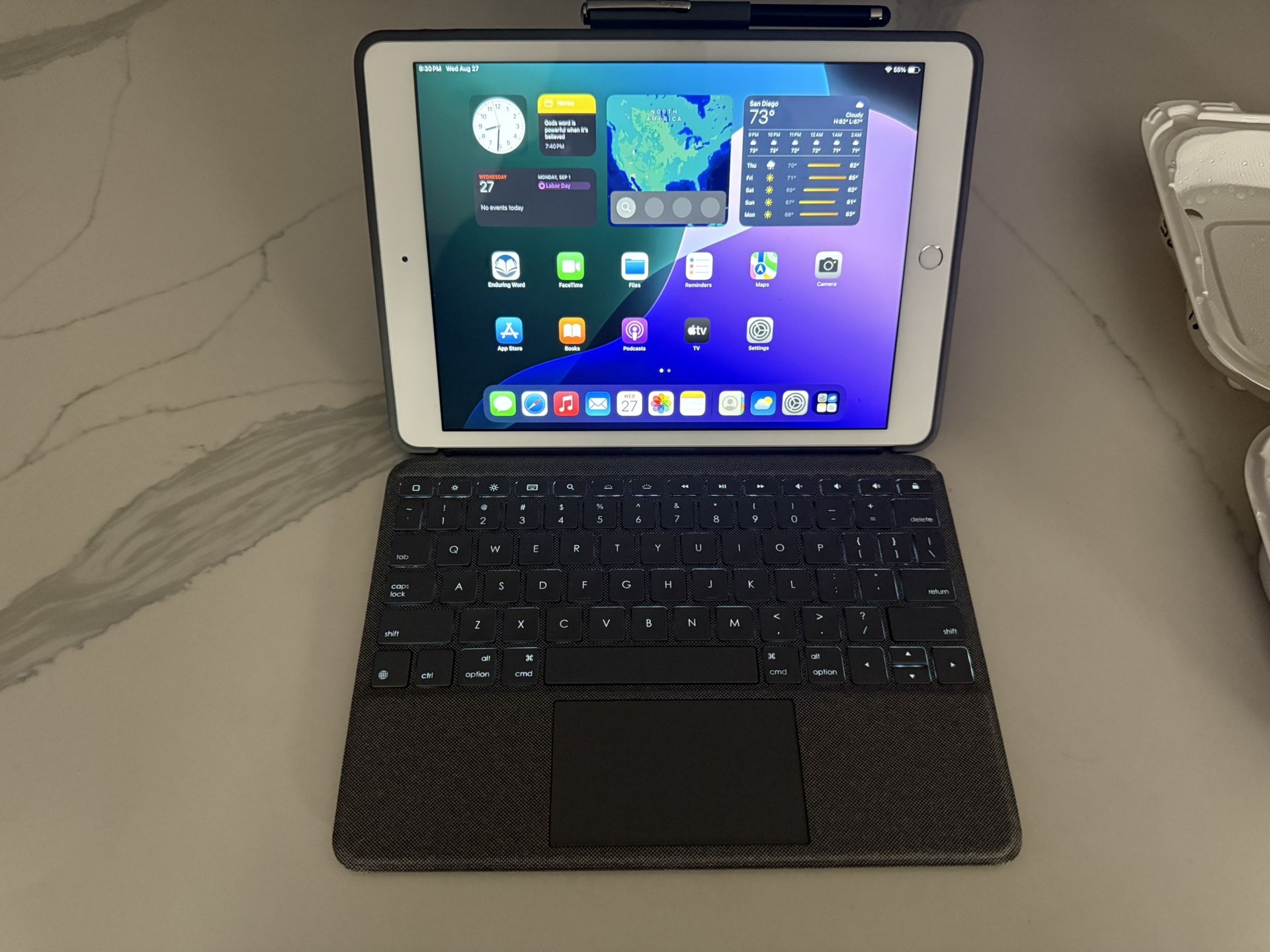 iPad 8th Gen W/Keypad! 